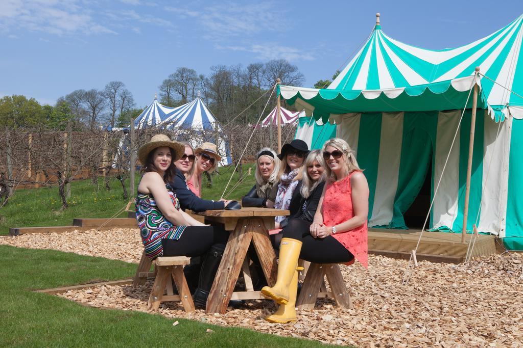 Leeds Castle Knights Glamping Hotell Exteriör bild
